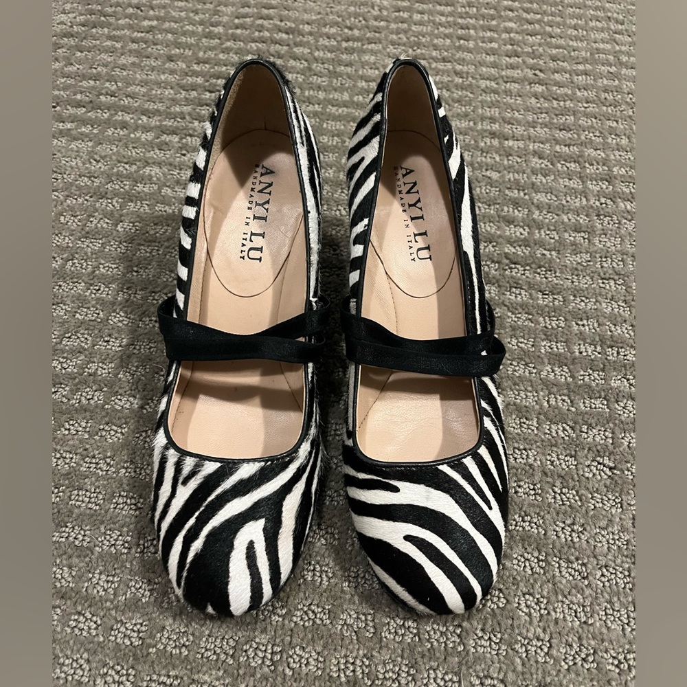 Anyi Lu shoes- made in Italy. Size 7